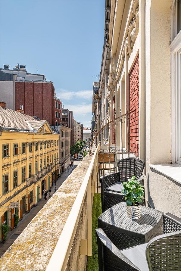 Luxury Apartment With Free Garage And Balcony In The Center Budapest Kültér fotó