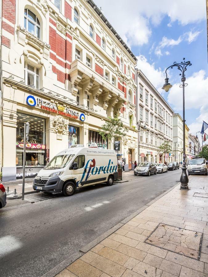 Luxury Apartment With Free Garage And Balcony In The Center Budapest Kültér fotó